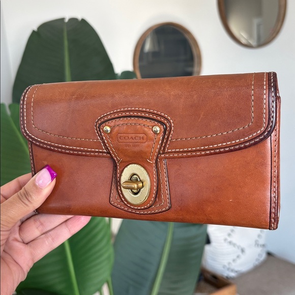 🫶🏽💳VTG COACH Legacy Turnlock Wallet💳🫶🏽 - Picture 8 of 16